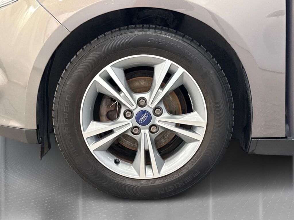 Ford Focus 2014 Ruskea (beige)