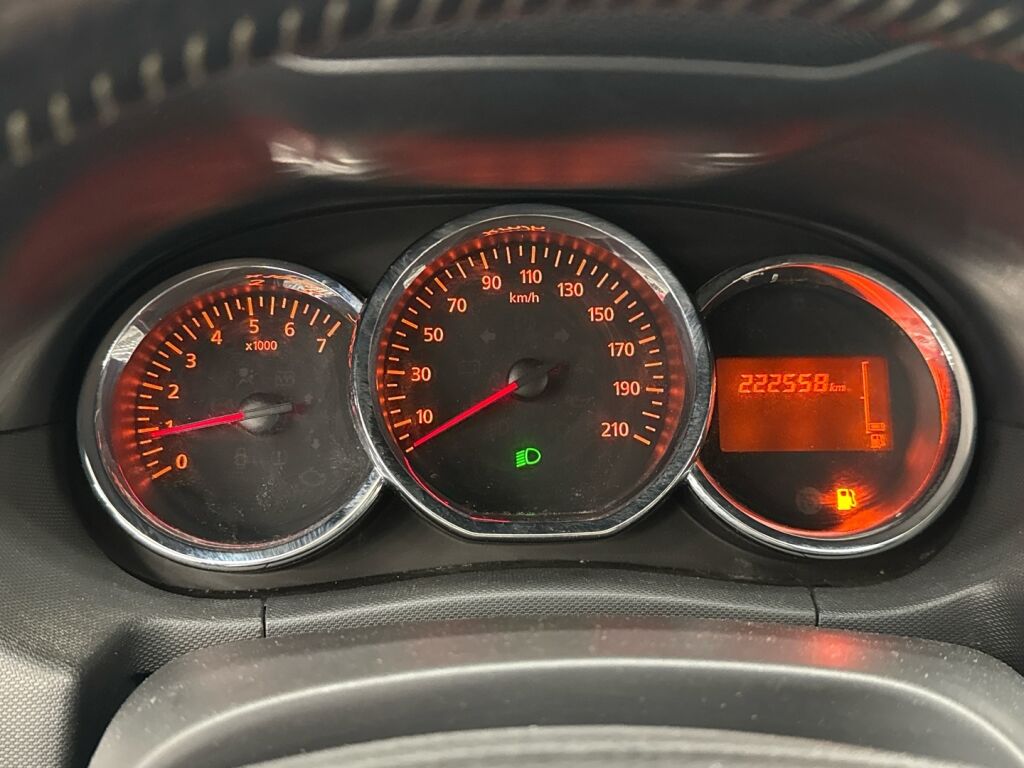 Dacia Duster 2015 Harmaa