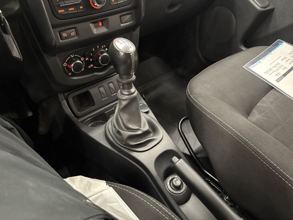 Dacia Duster 2015 Harmaa