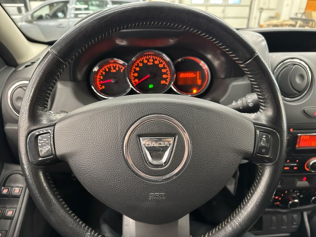 Dacia Duster 2015 Harmaa