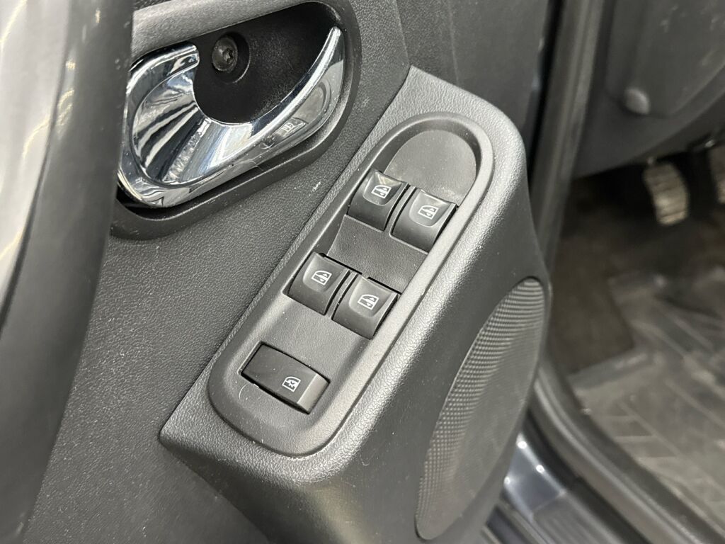 Dacia Duster 2015 Harmaa