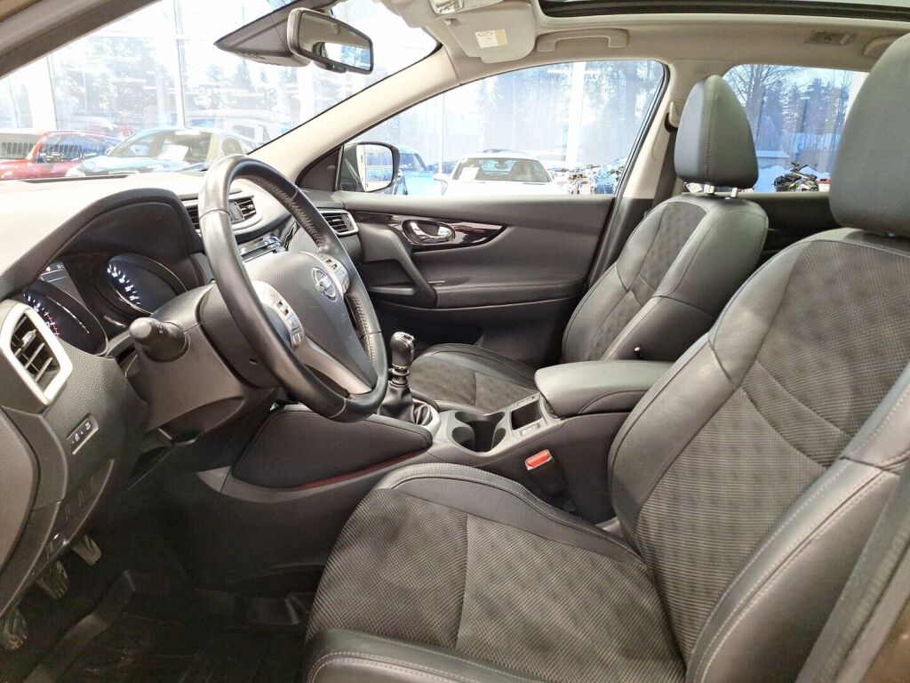 Nissan Qashqai 2015 Ruskea (beige)