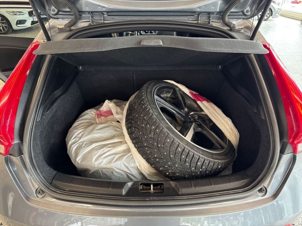 Volvo V40 2014 Harmaa