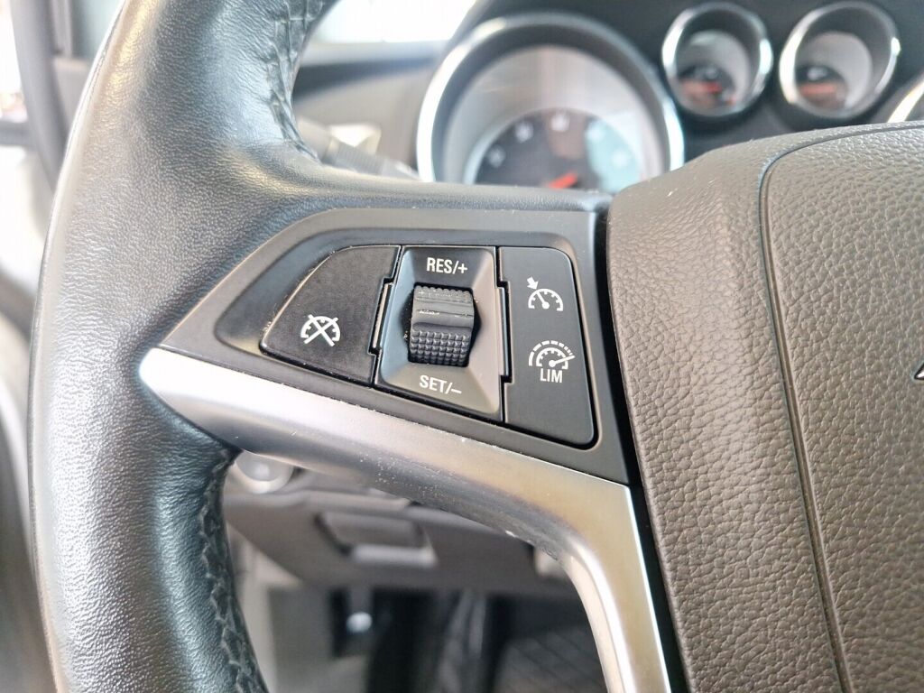 Opel Astra 2014 Hopea