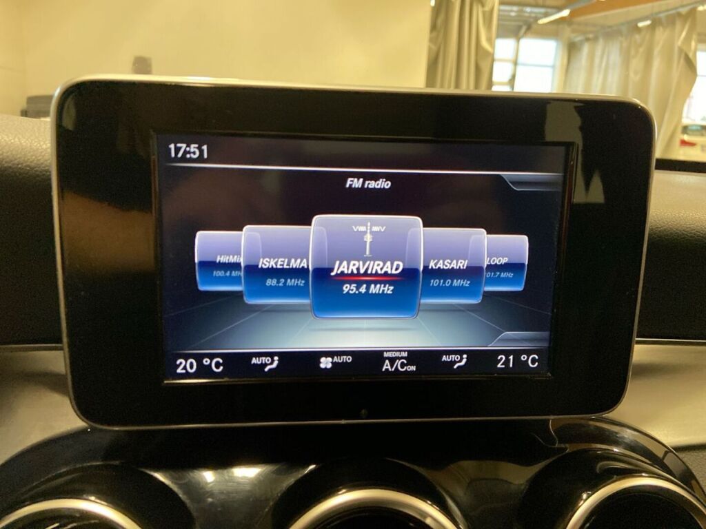 Mercedes-Benz C 2015 Ruskea (beige)