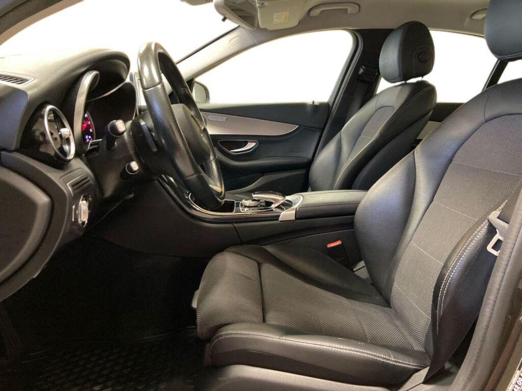 Mercedes-Benz C 2015 Ruskea (beige)