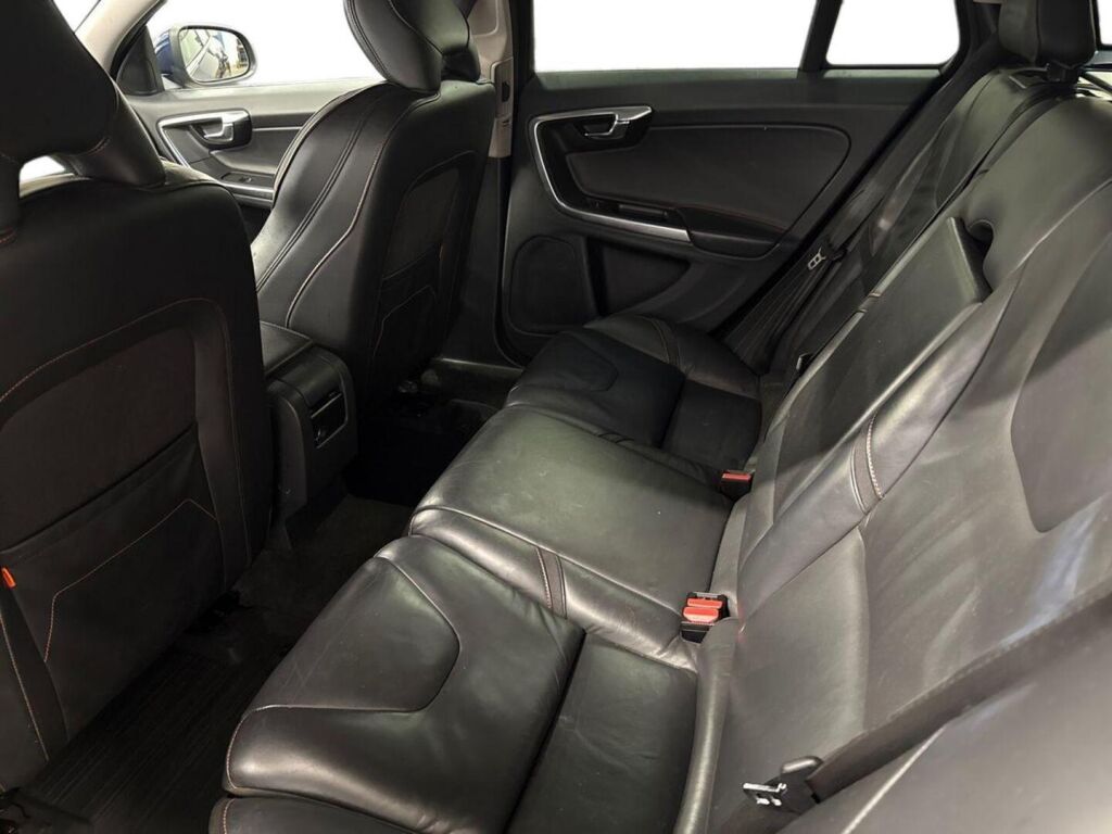 Volvo V60 2014 Sininen