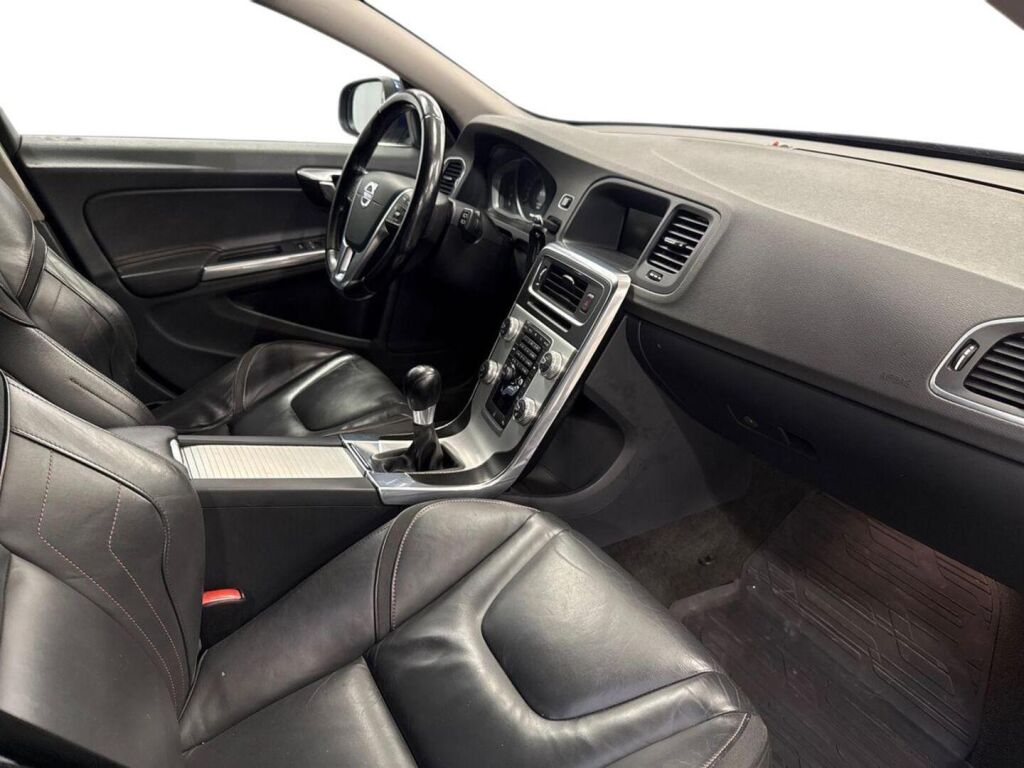 Volvo V60 2014 Sininen