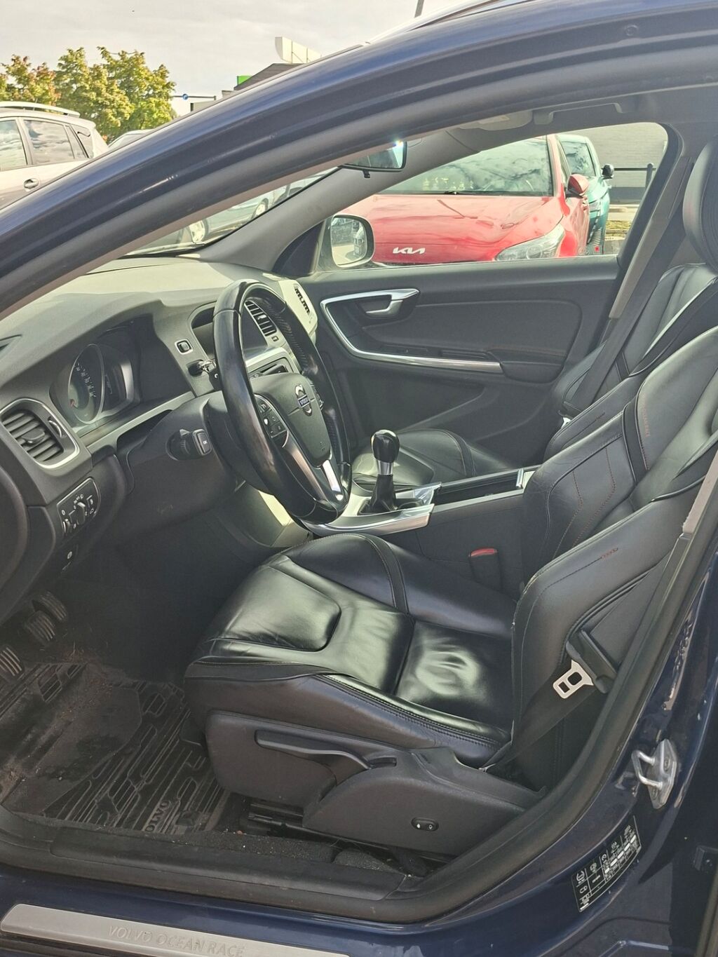 Volvo V60 2014 Sininen