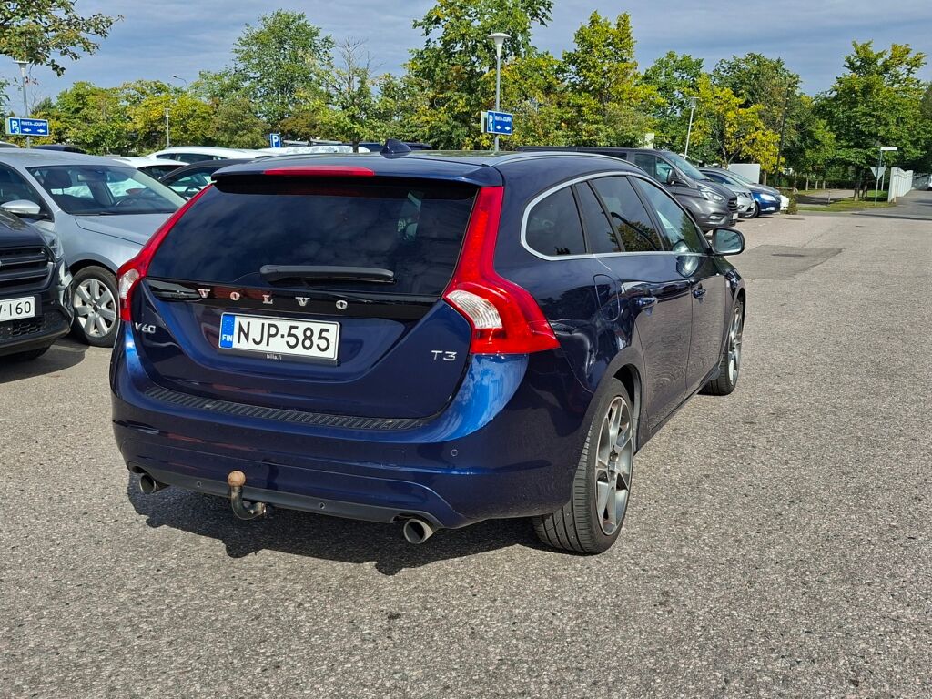 Volvo V60 2014 Sininen