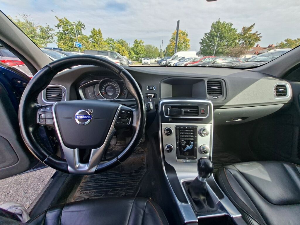 Volvo V60 2014 Sininen