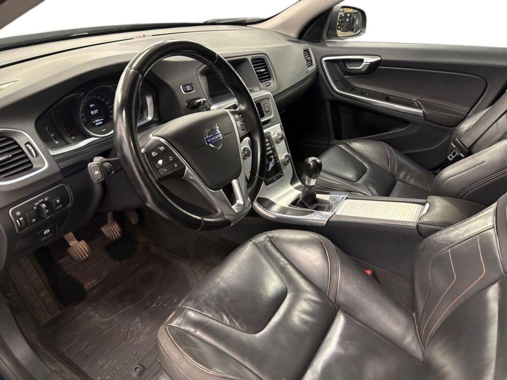 Volvo V60 2014 Sininen