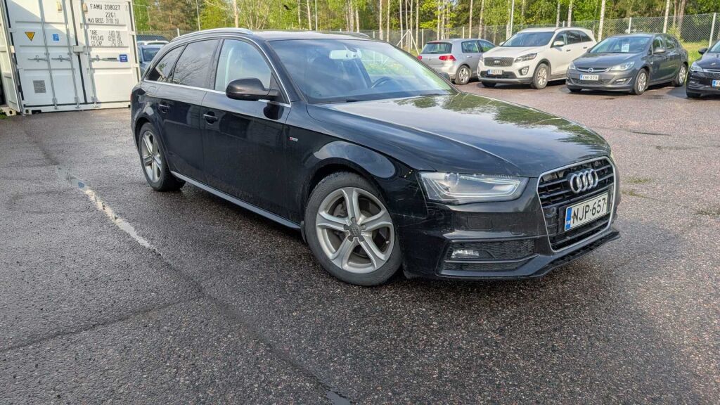 Audi A4 2014 Musta