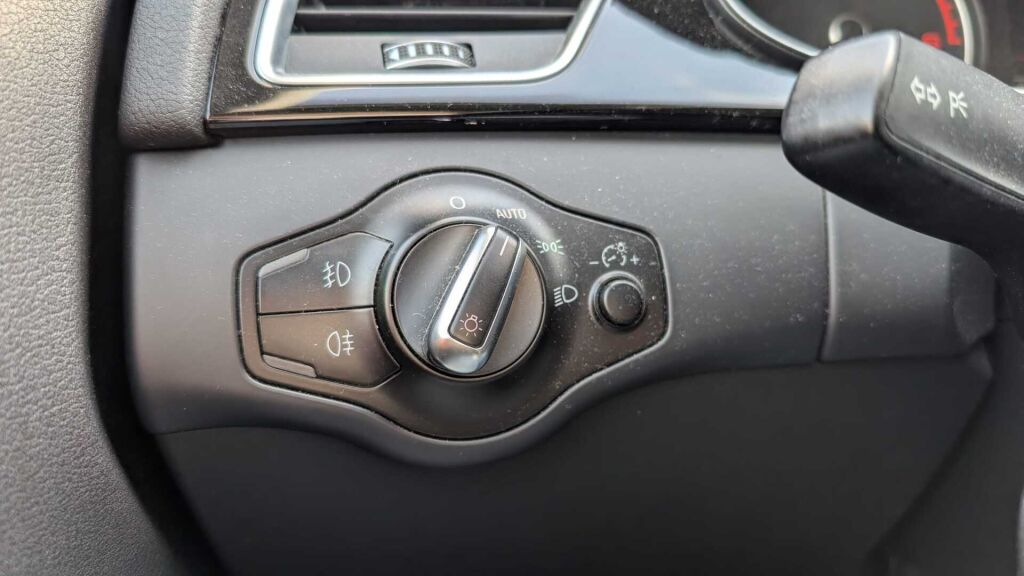 Audi A4 2014 Musta