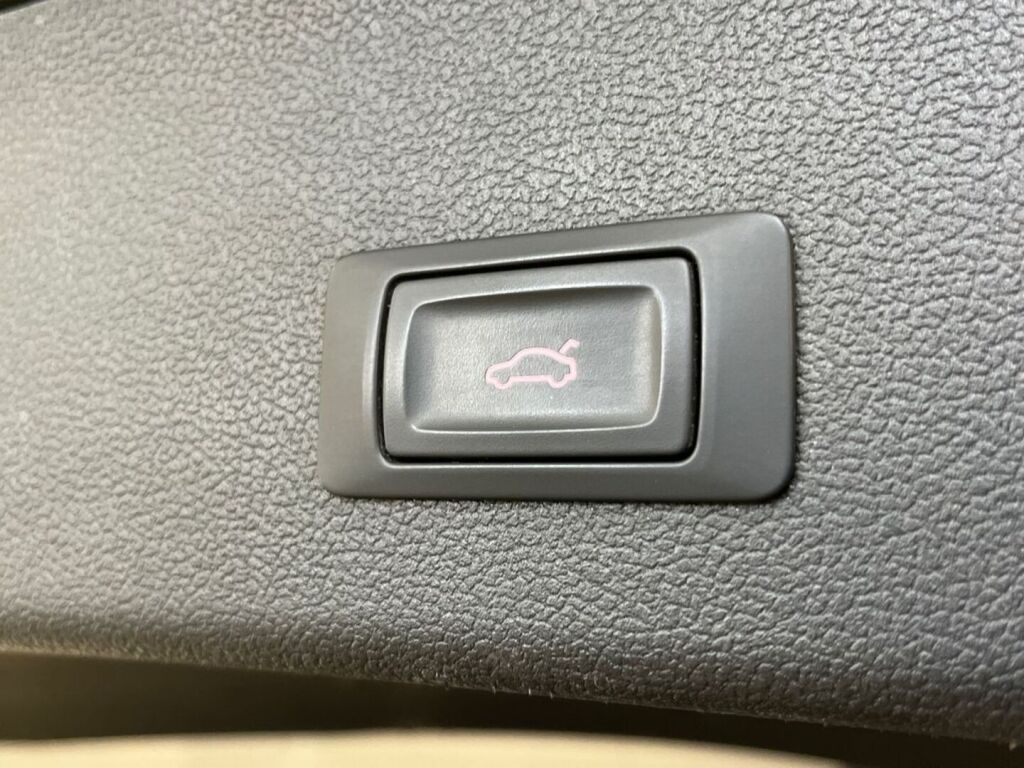 Audi A4 2014 Musta