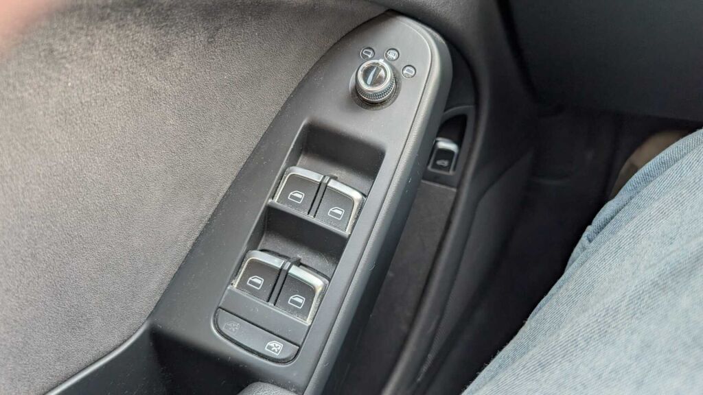 Audi A4 2014 Musta