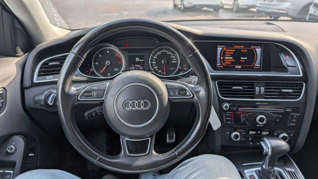 Audi A4 2014 Musta