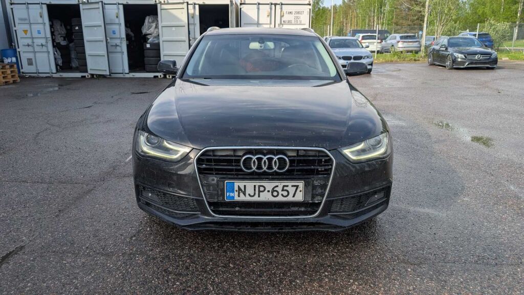 Audi A4 2014 Musta
