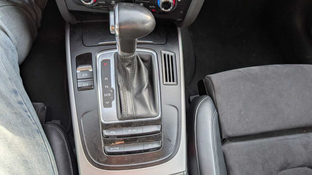 Audi A4 2014 Musta