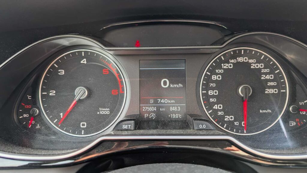Audi A4 2014 Musta
