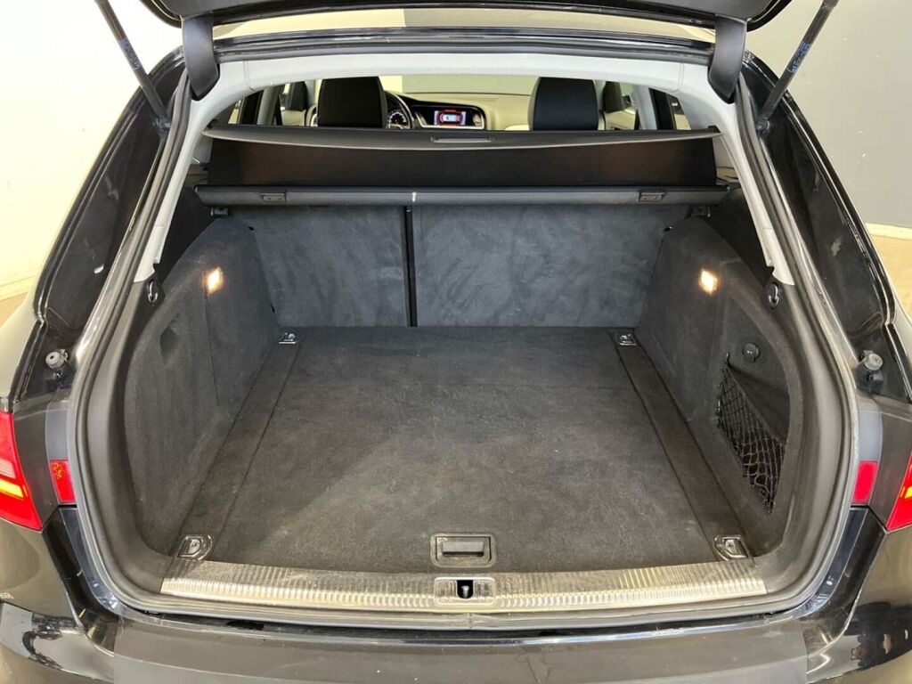 Audi A4 2014 Musta
