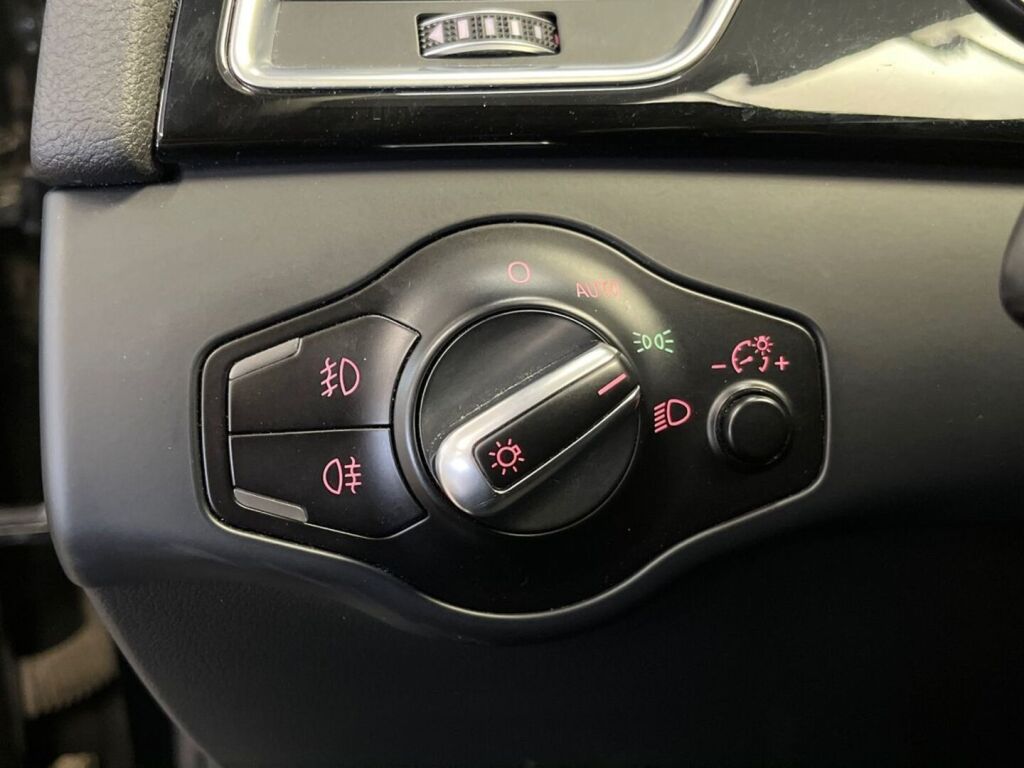 Audi A4 2014 Musta