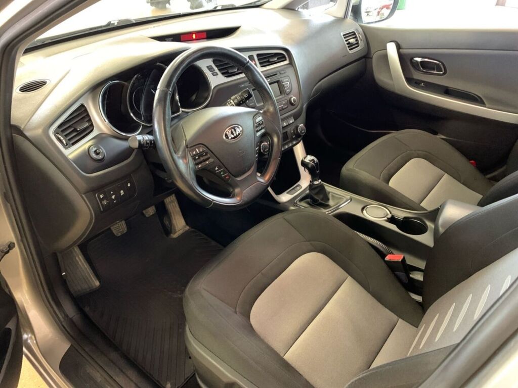Kia Ceed 2015 Hopea