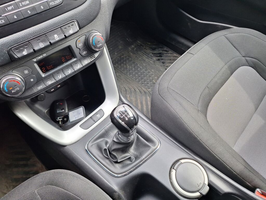 Kia Ceed 2015 Hopea