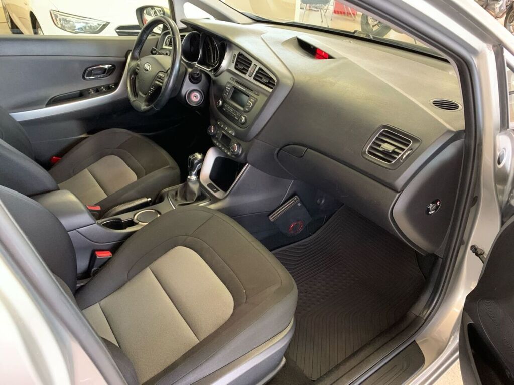 Kia Ceed 2015 Hopea