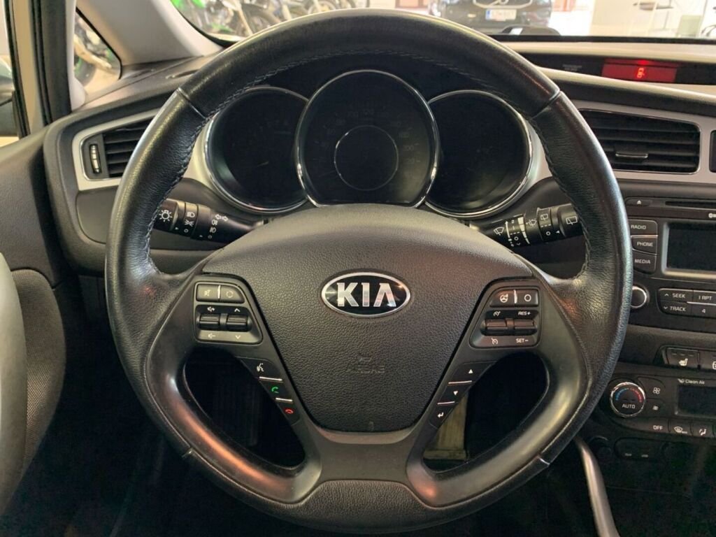 Kia Ceed 2015 Hopea