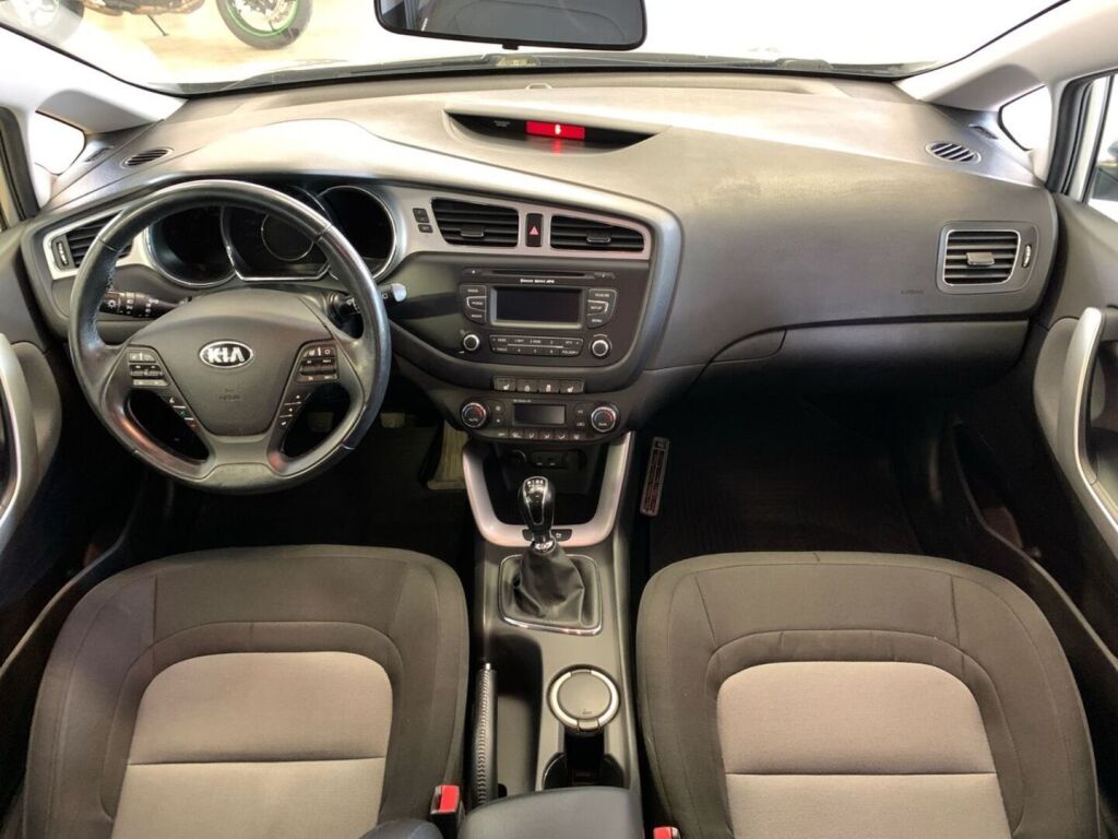 Kia Ceed 2015 Hopea