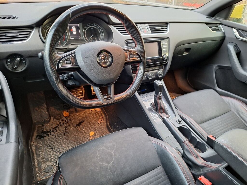 Skoda Octavia 2015 Keltainen