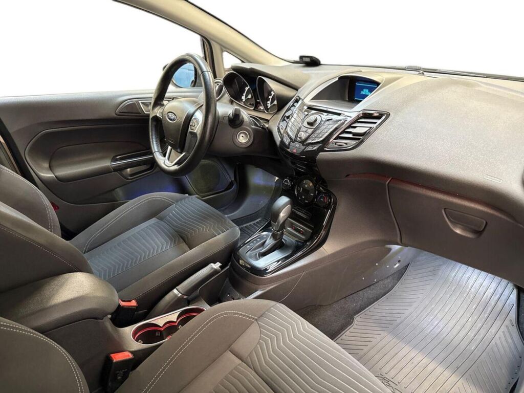 Ford Fiesta 2015 Ruskea (beige)