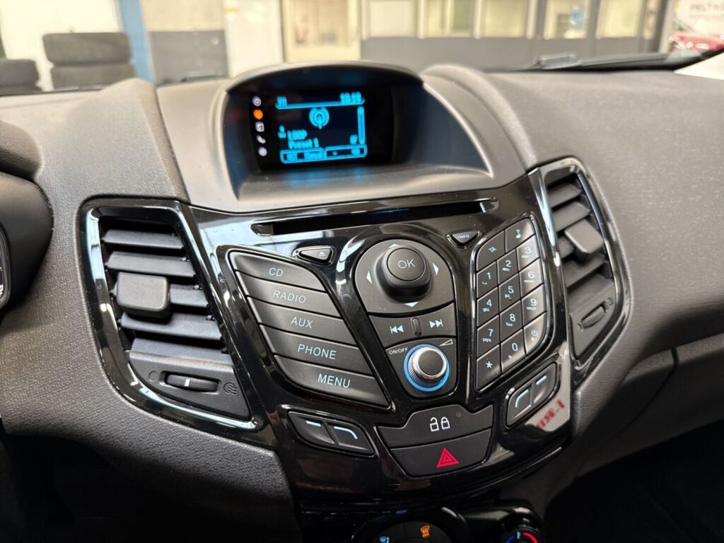 Ford Fiesta 2015 Ruskea (beige)