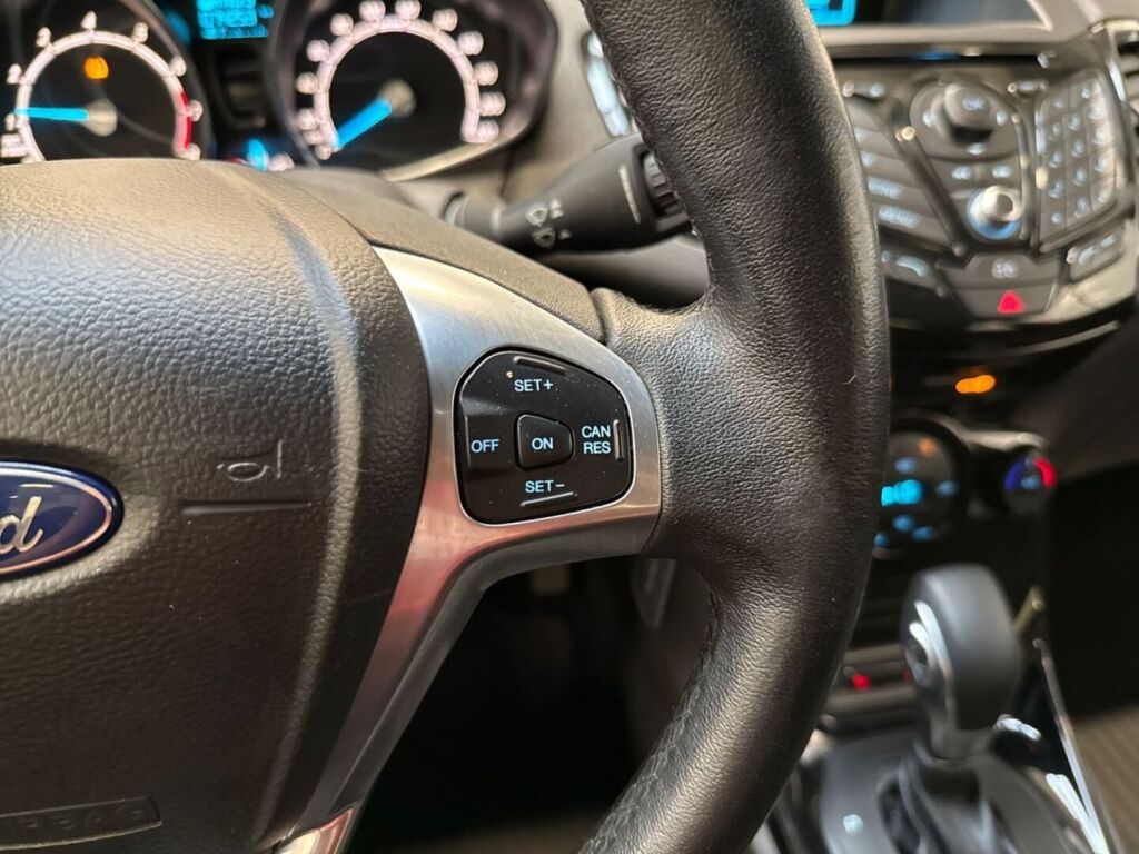 Ford Fiesta 2015 Ruskea (beige)