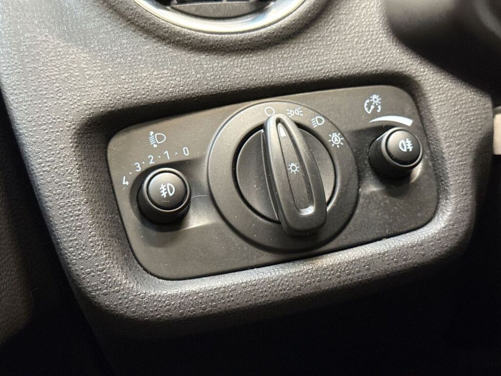 Ford Fiesta 2015 Ruskea (beige)