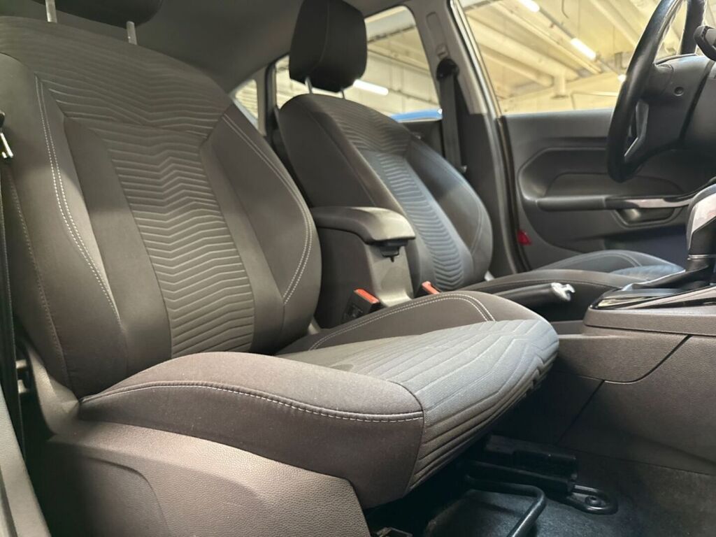 Ford Fiesta 2015 Ruskea (beige)