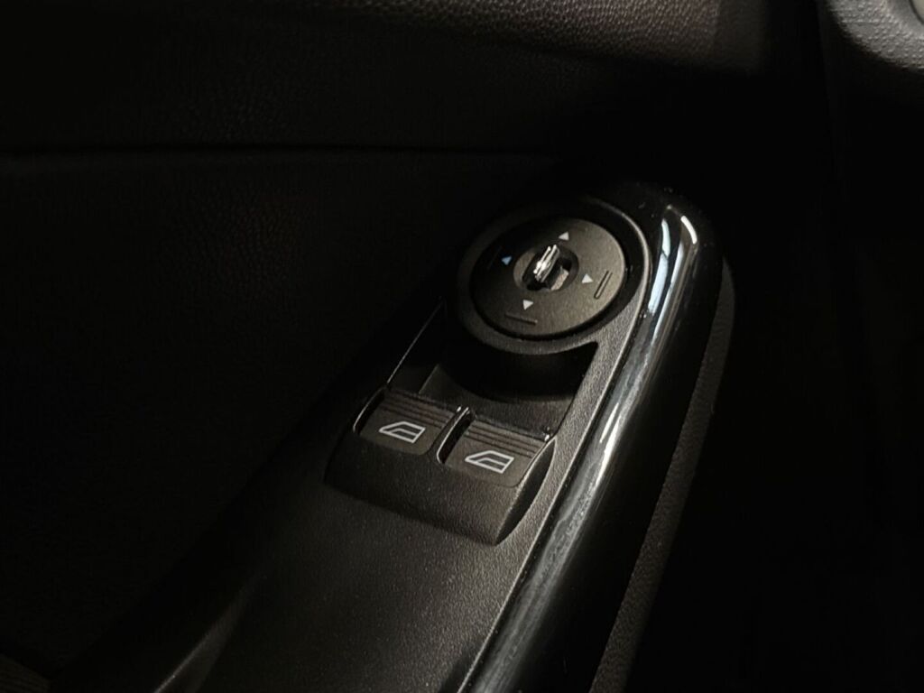 Ford Fiesta 2015 Ruskea (beige)