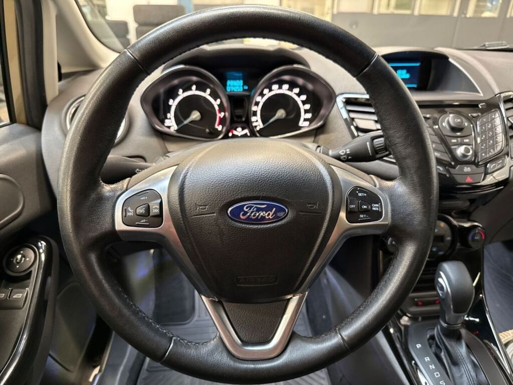 Ford Fiesta 2015 Ruskea (beige)