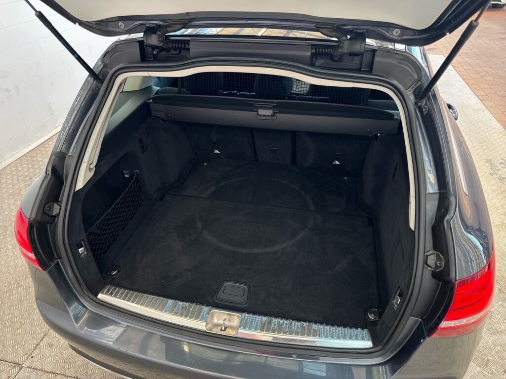 Mercedes-Benz C 2016 Harmaa