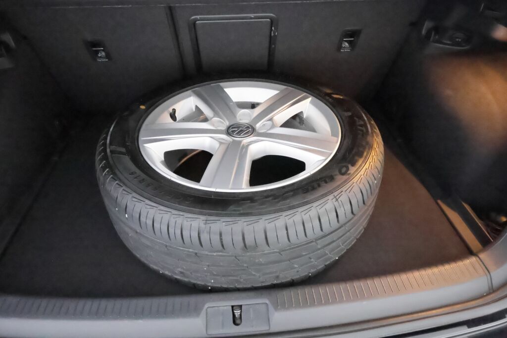 Volkswagen Golf 2015 Musta