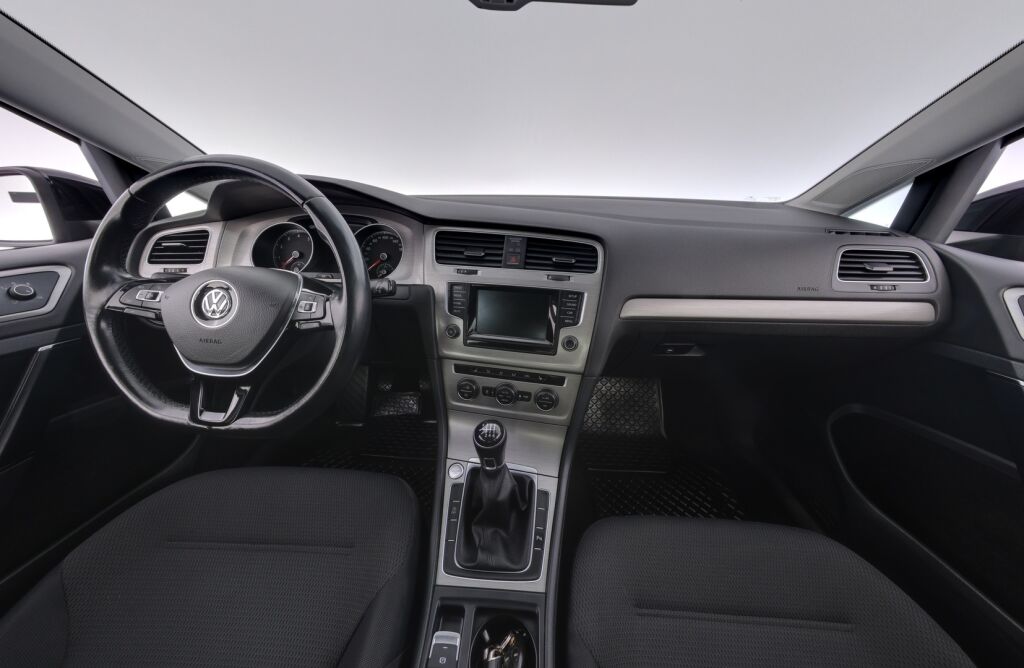 Volkswagen Golf 2015 Musta