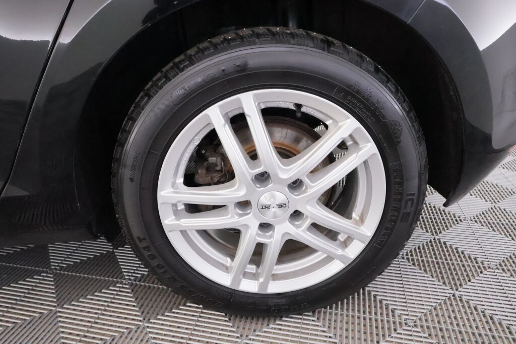 Volkswagen Golf 2015 Musta