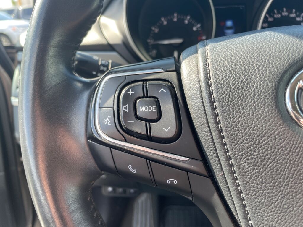 Toyota Avensis 2015 Ruskea (beige)