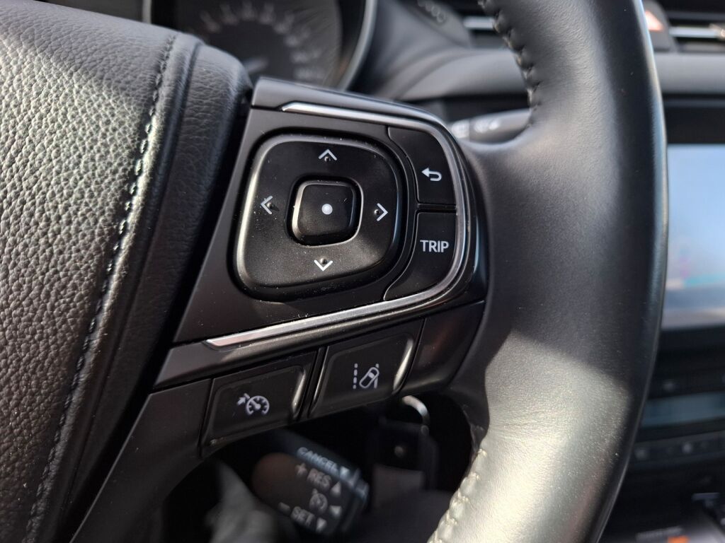 Toyota Avensis 2015 Harmaa