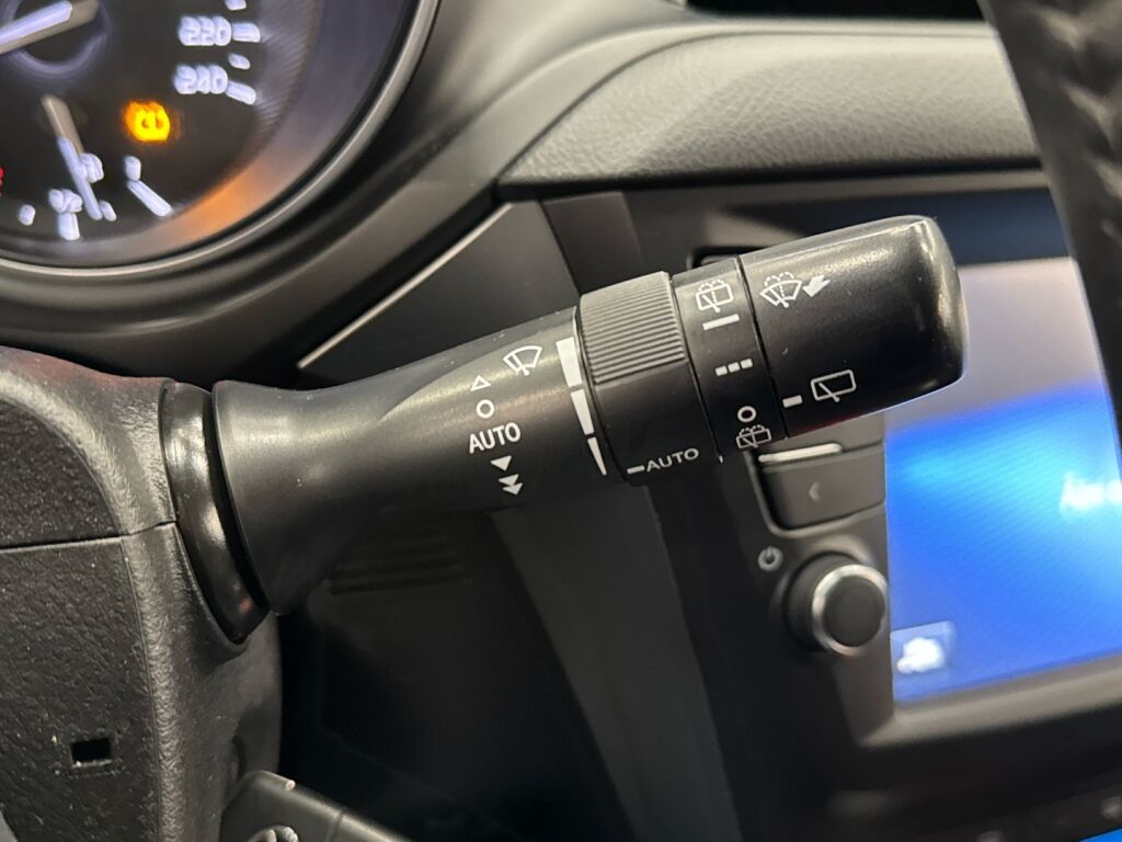 Toyota Avensis 2015 Harmaa