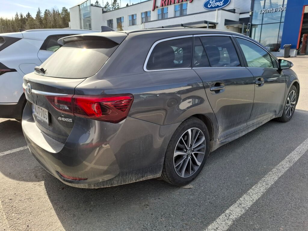 Toyota Avensis 2015 Harmaa
