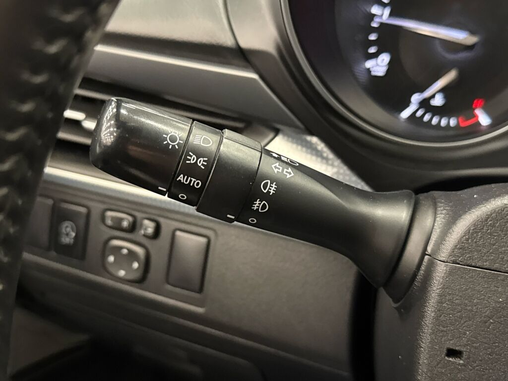 Toyota Avensis 2015 Harmaa