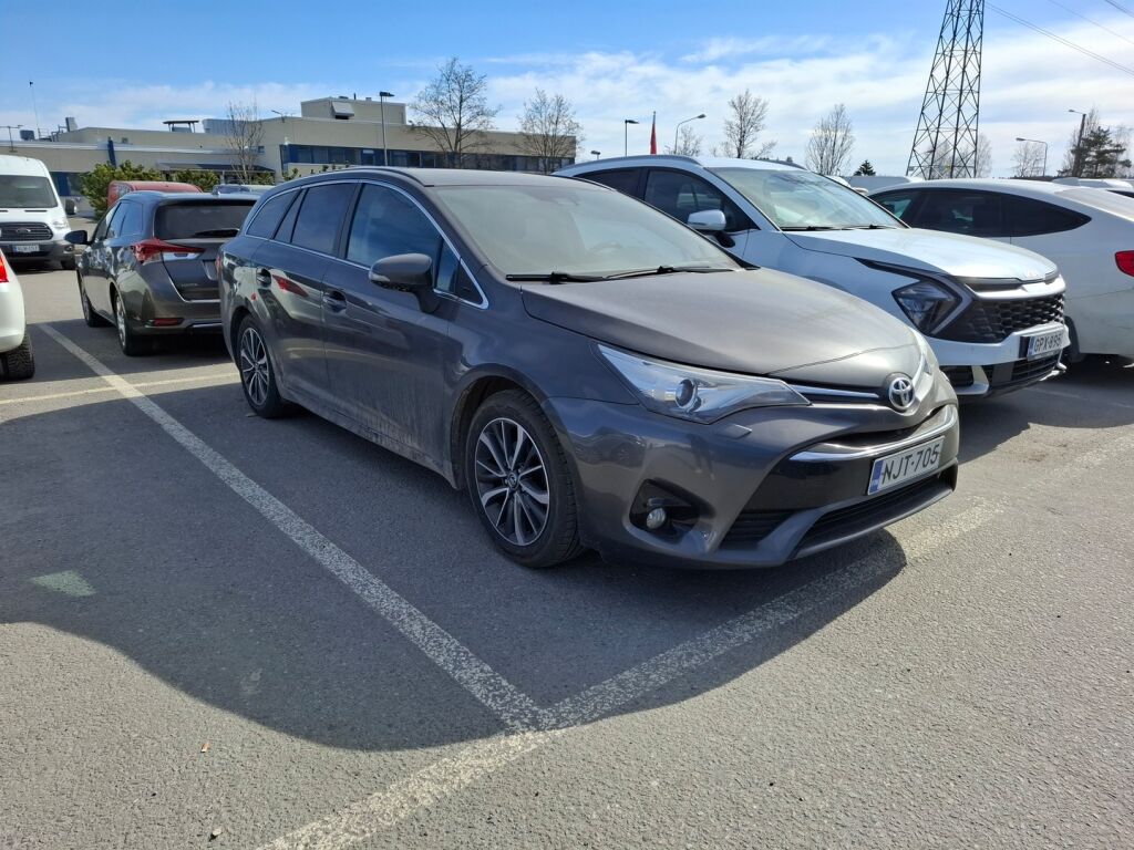 Toyota Avensis 2015 Harmaa