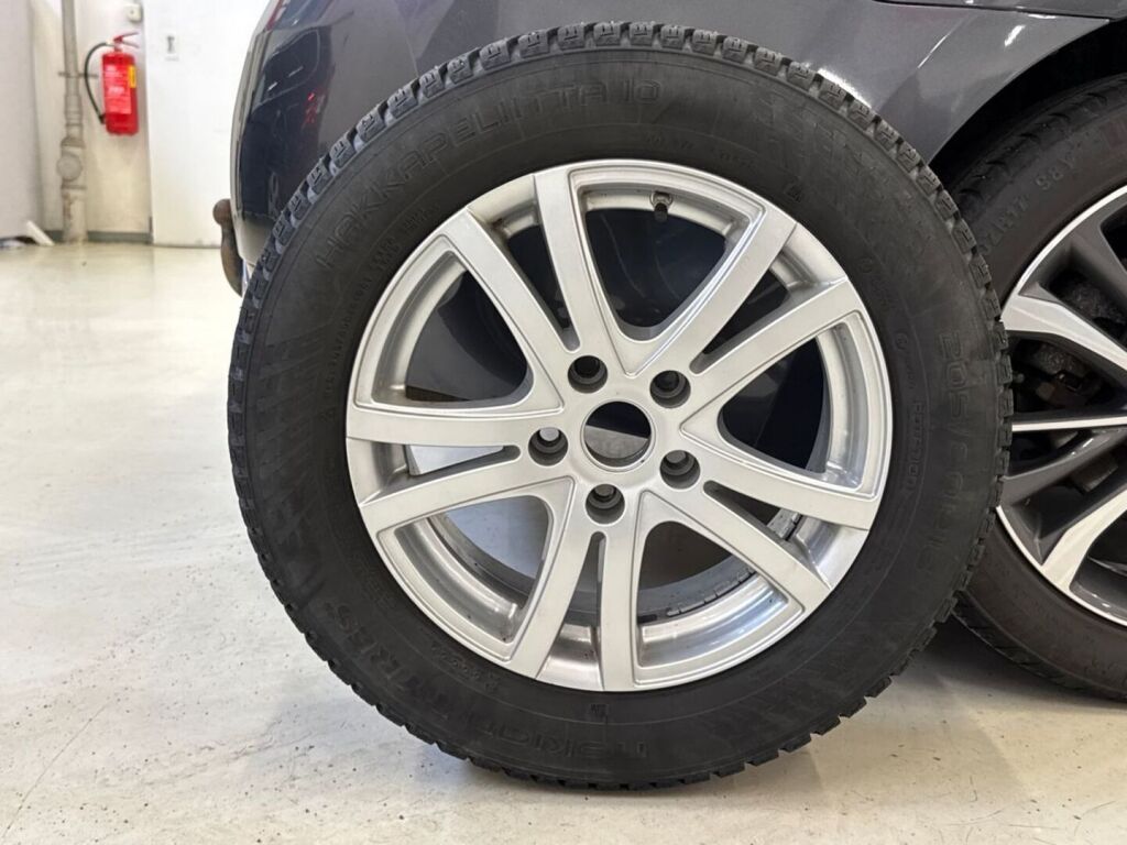 Toyota Avensis 2015 Harmaa